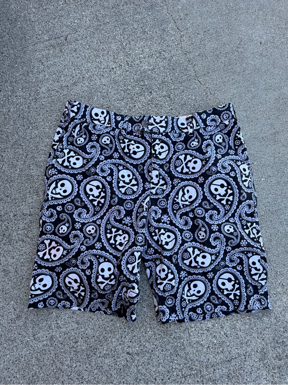 Loudmouth Golf Shorts~Paisley Skull & Crossbones Black & White Size 36 EUC